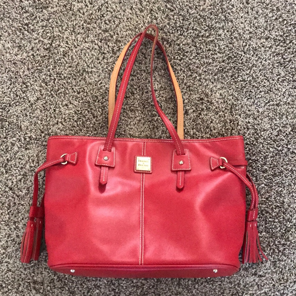 Red leather Dooney & Bourke purse